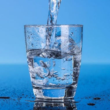 Wie viel Wasser sollte man trinken, um abzunehmen?
