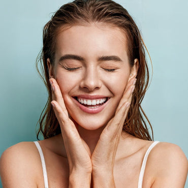 Skin Icing: Vorteile von Eis im Gesicht, richtige Anwendung und wie du die Wirkung mit ElaBeauté verstärkst