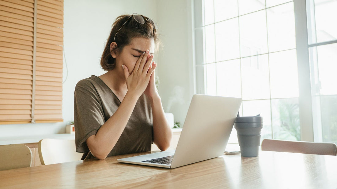 La luz Azul Digital: cómo Proteger tu Vista con Suplementos Específicos