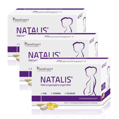 Drei Boxen von Natalis Nahrungsergänzungsmittel gestapelt, mit Fokus auf das lila Design und die Silhouette einer schwangeren Frau.